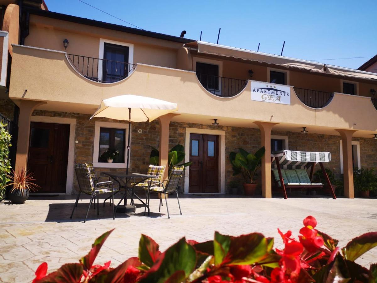 Apartments Gea Lucija Exterior photo
