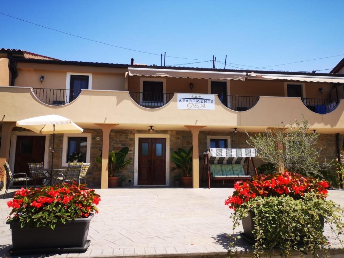 Apartments Gea Lucija Exterior photo