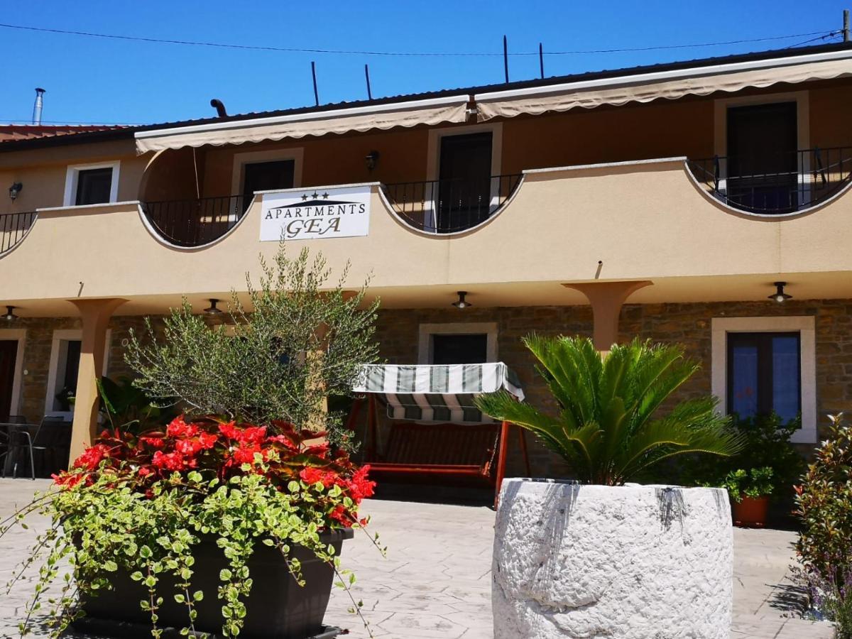Apartments Gea Lucija Exterior photo
